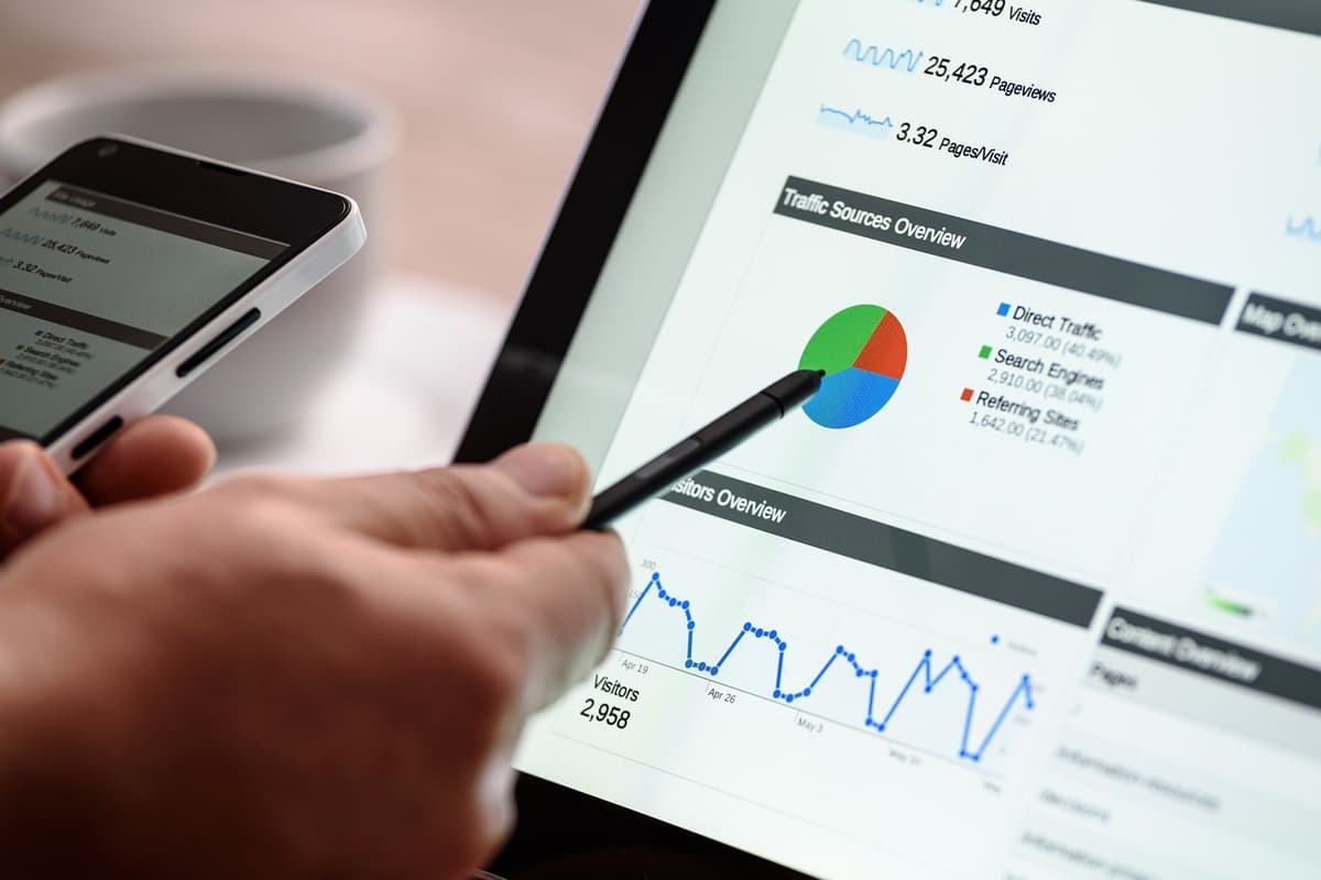 Maliyet optimizasyonu ve finansal planlama stratejileri ile işletme verimliliğini artırma görseli